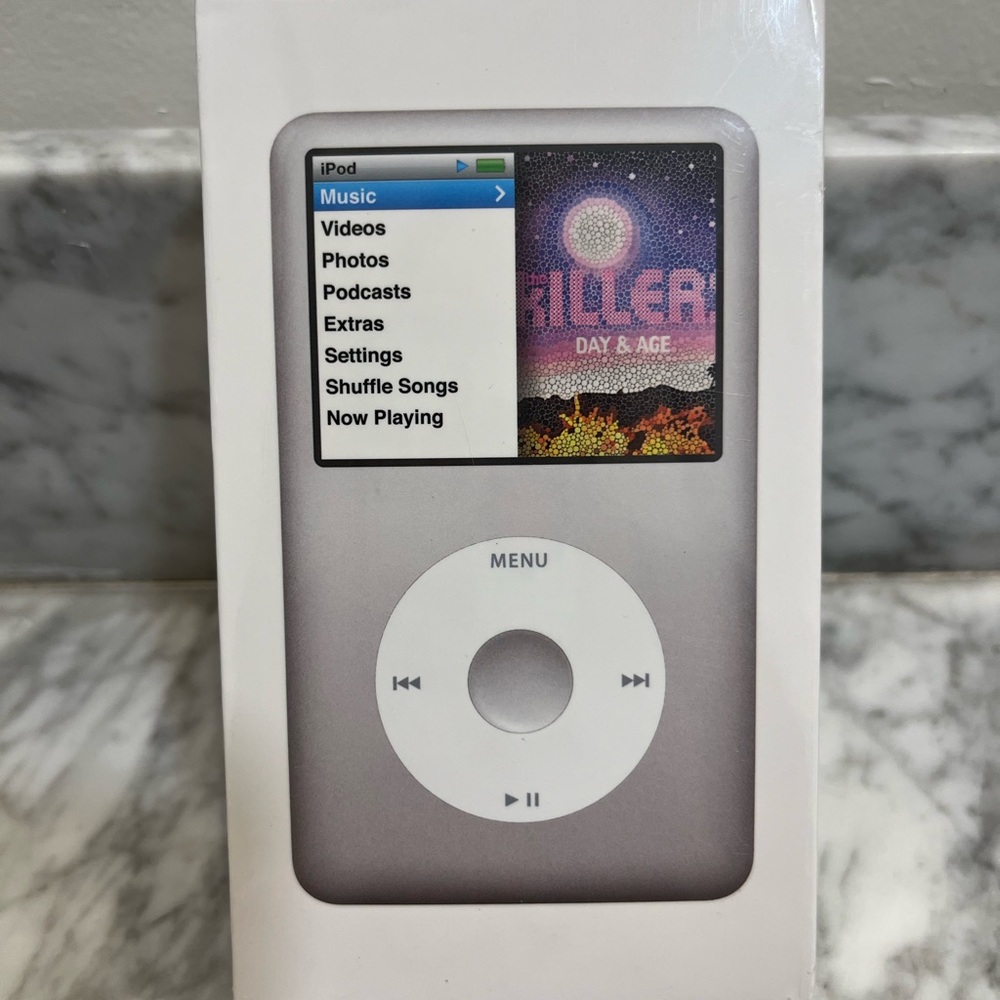 Apple iPod Classic Silver 160 GB Brand New Sealed in Box